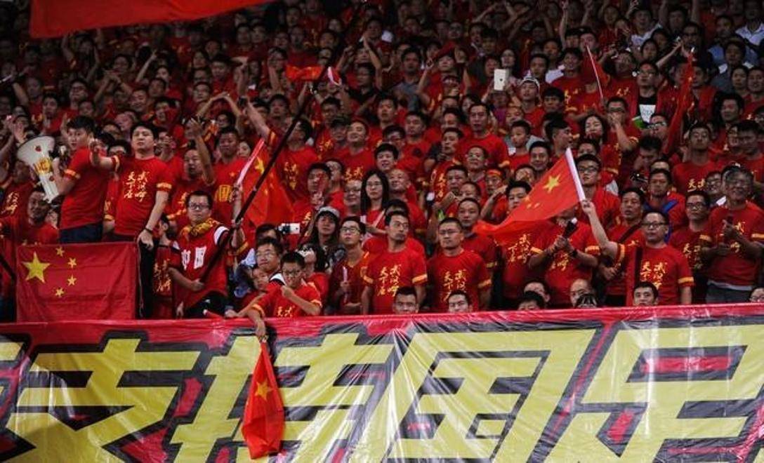 巴西队争夺亚洲杯冠军之路，掌声雷动