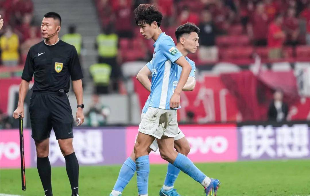 上海海港表现出色！主场大胜对手，战绩斐然