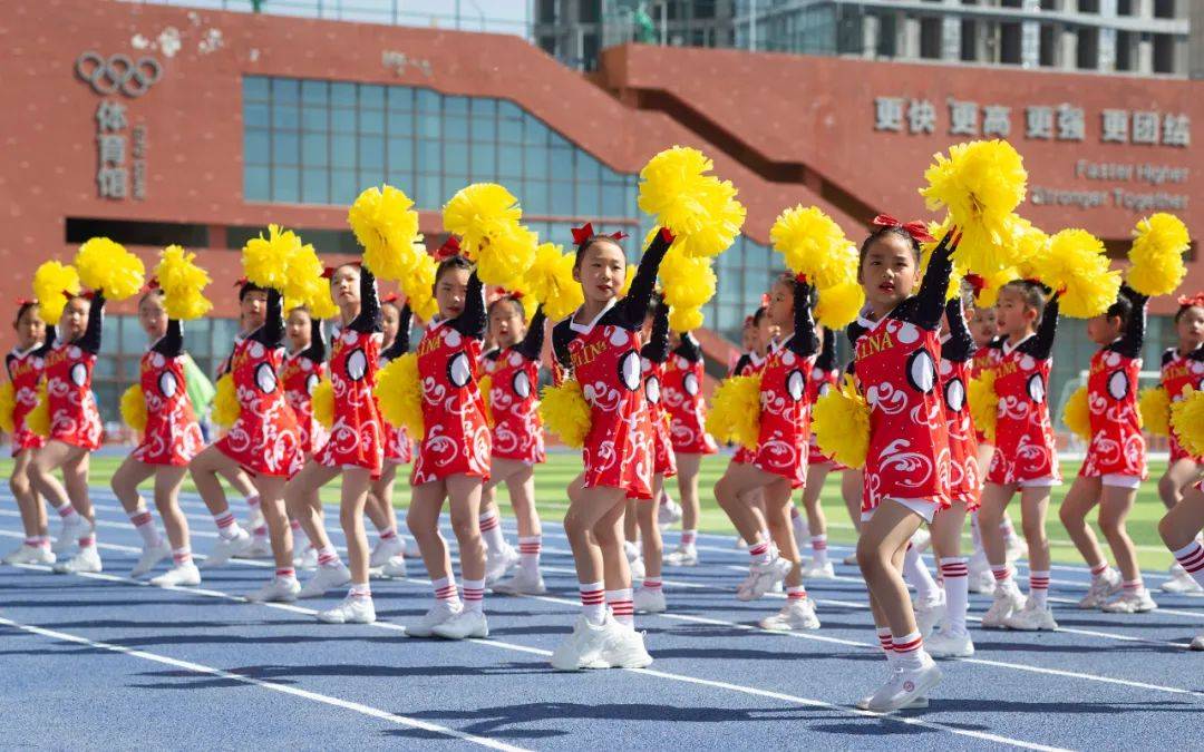 包含喜极而泣，健儿感动泪水连连，气势如虹的词条