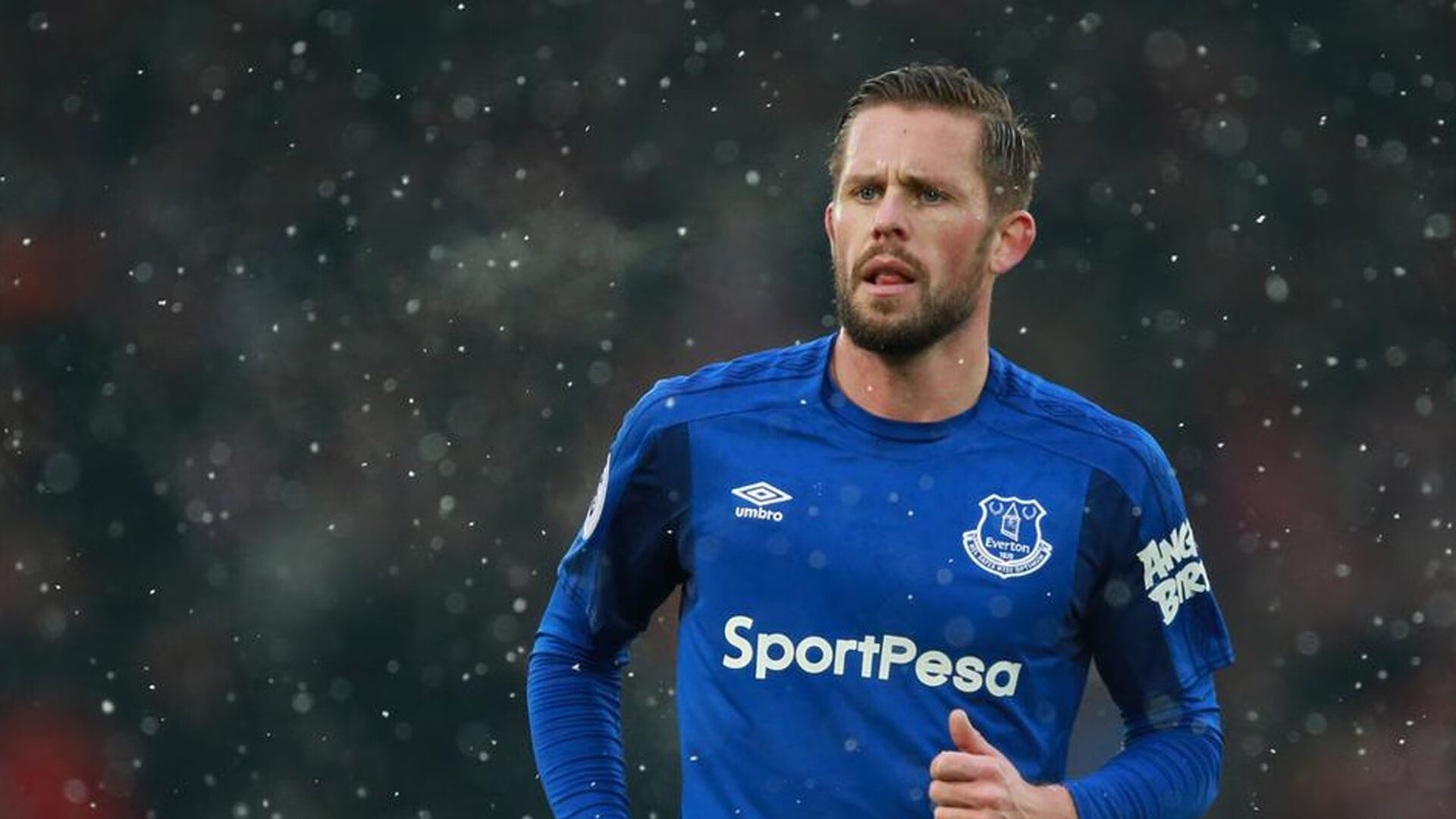 范弗利特末节风暴诠释巨星真谛！灰熊逆转北京之战，三分冷箭刺穿铁壁防守