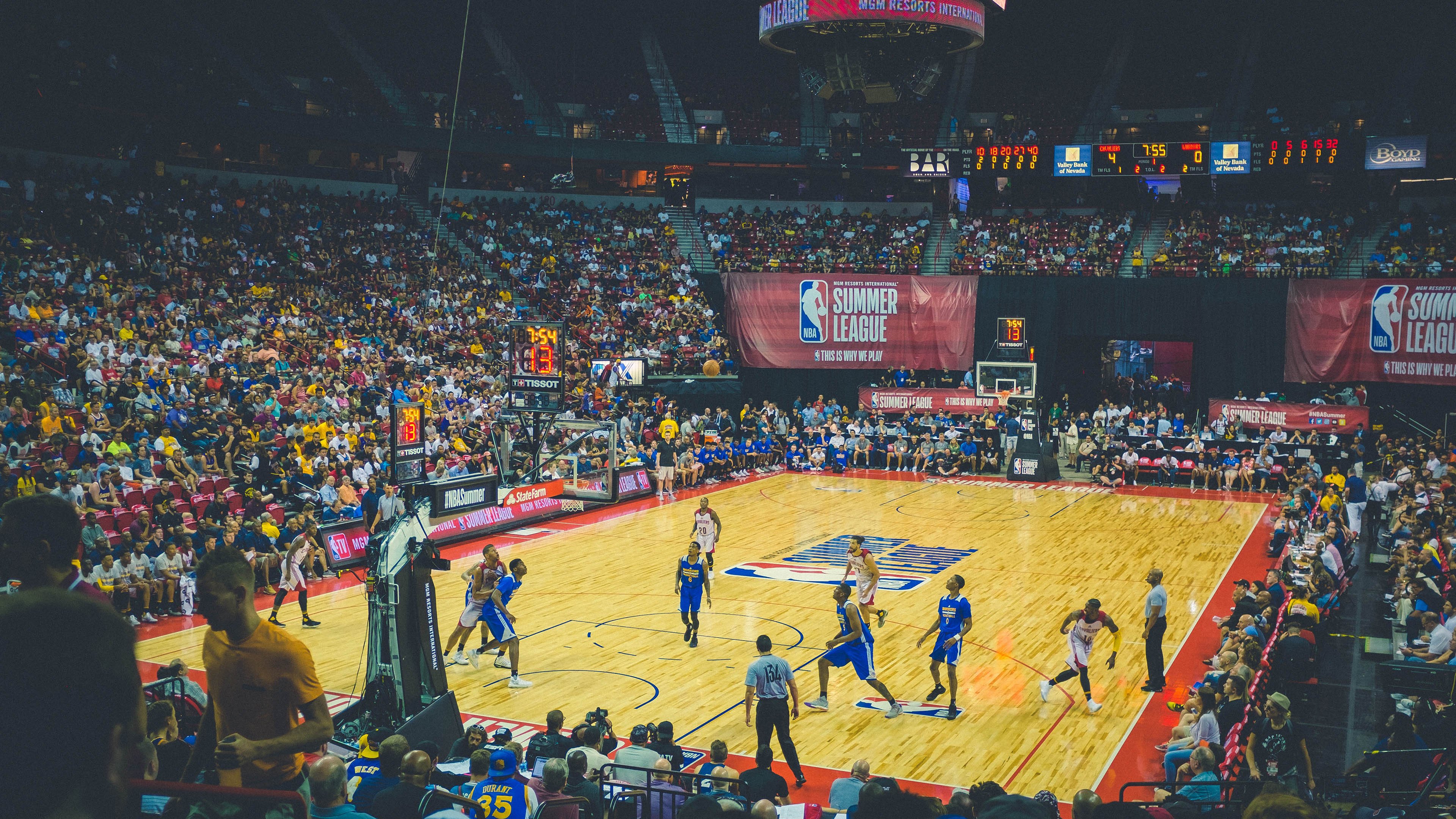 碾压、追逐、绝杀!掘金窒息三分钟,字母哥的攻防转换是解药还是毒药?