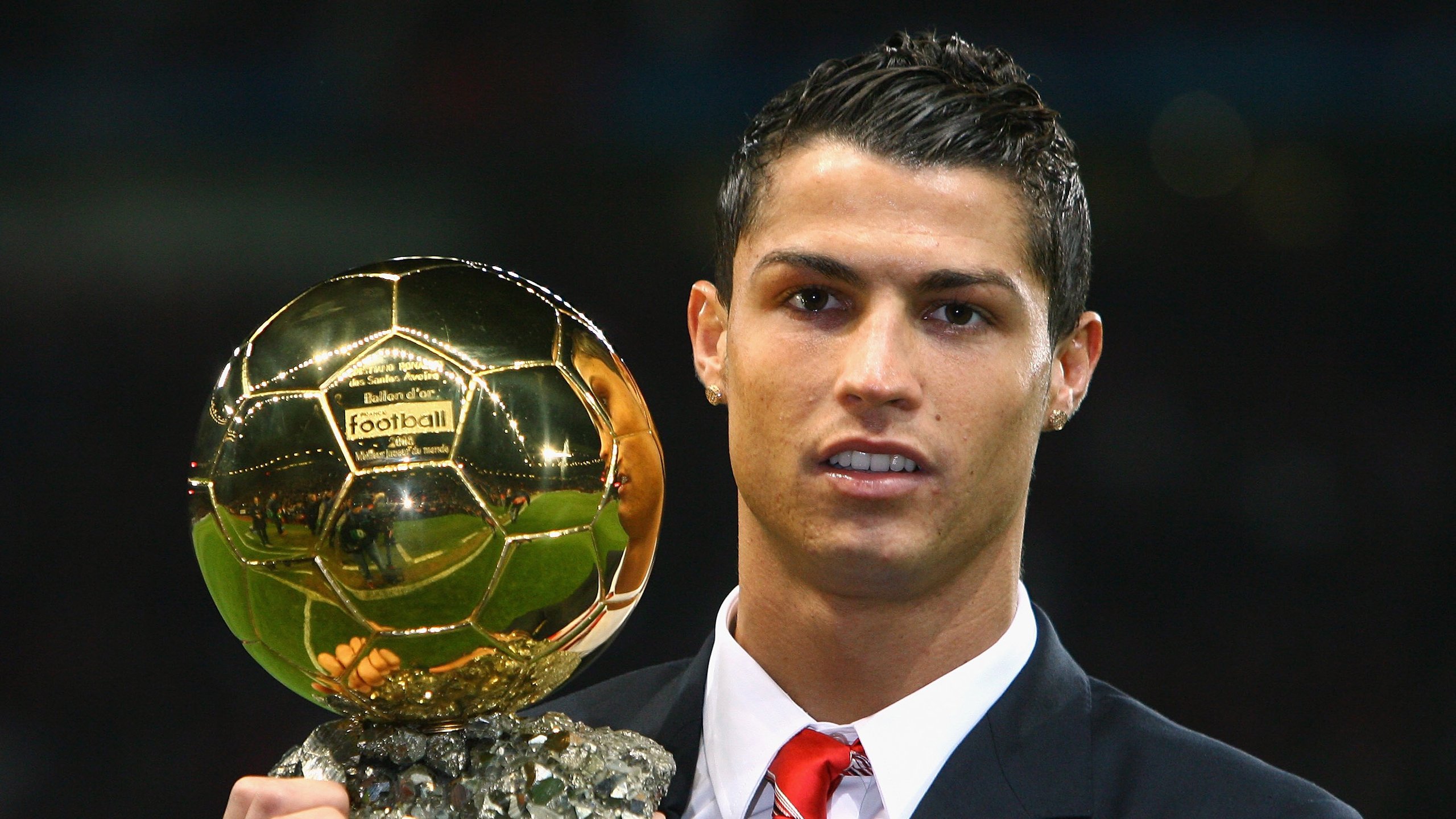 法比尼奥里程碑之夜，一剑封喉的钢铁腰眼，如何成为豪门争冠的终极答案？